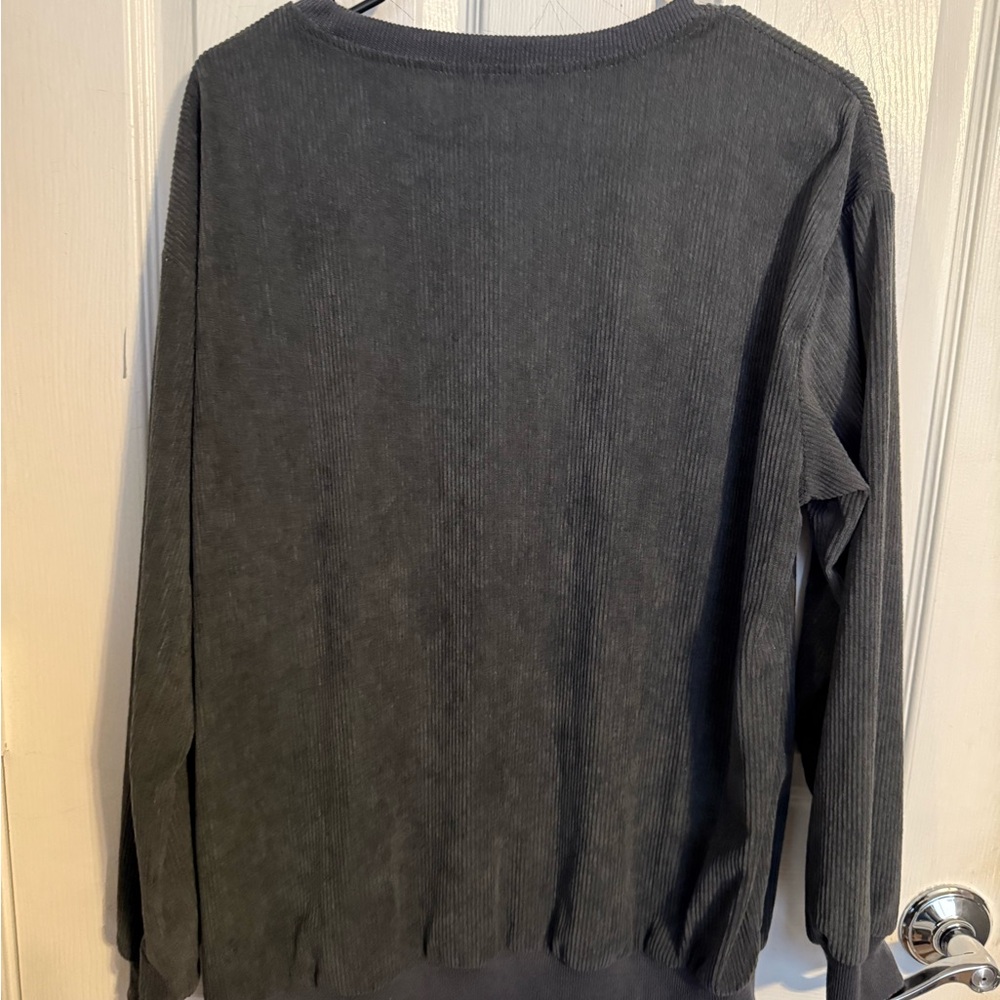 SHEIN Black Sweatshirt with Animal Skull Graphic - Picture 2 of 2